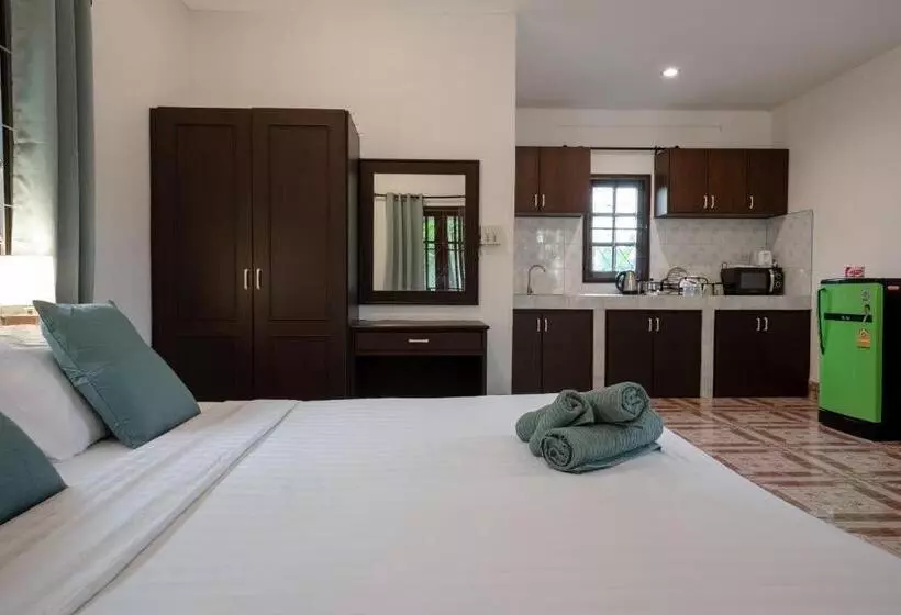 Lanta School Beach Resort