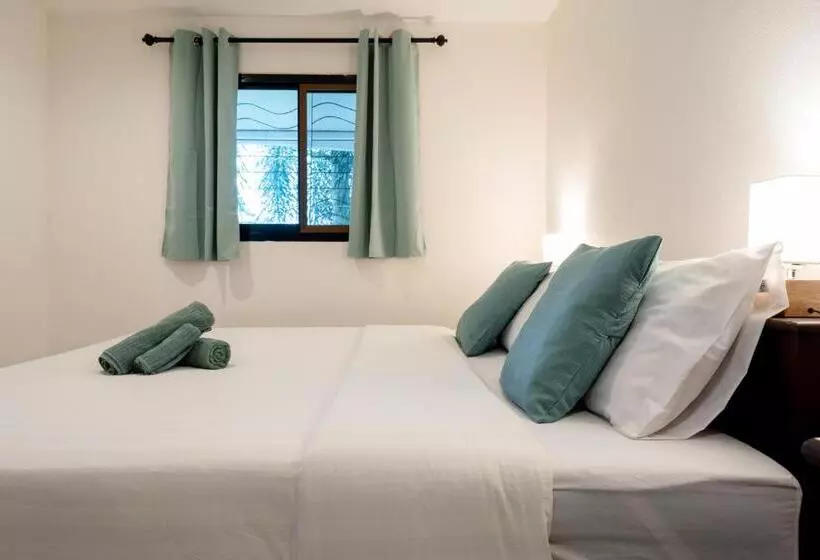 Lanta School Beach Resort