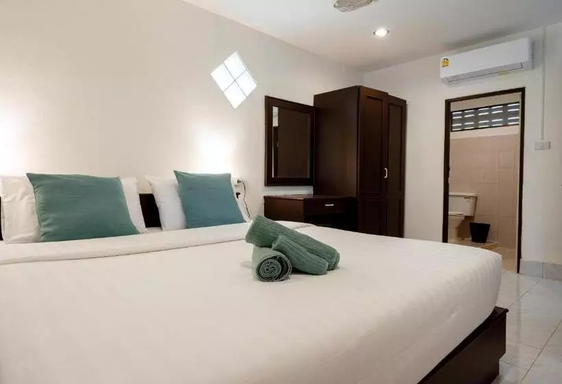 Lanta School Beach Resort