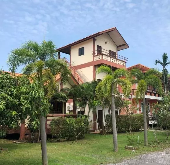 Lanta School Beach Resort