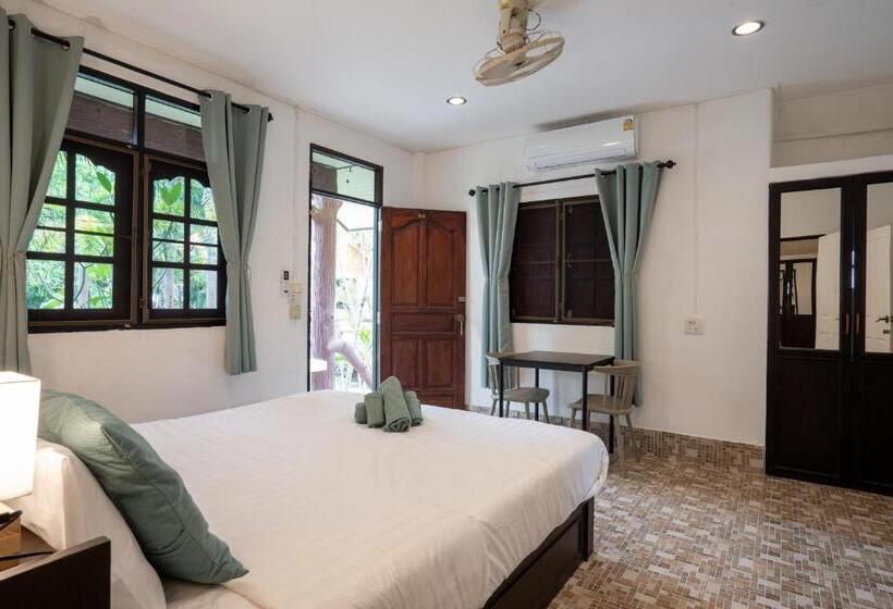 Lanta School Beach Resort