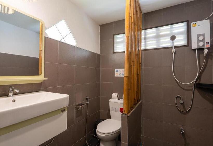 Lanta School Beach Resort