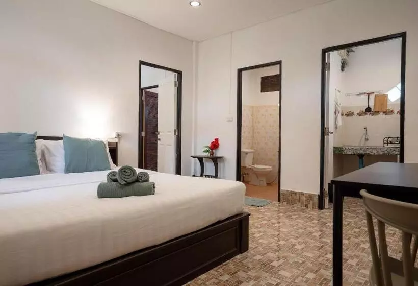 Lanta School Beach Resort