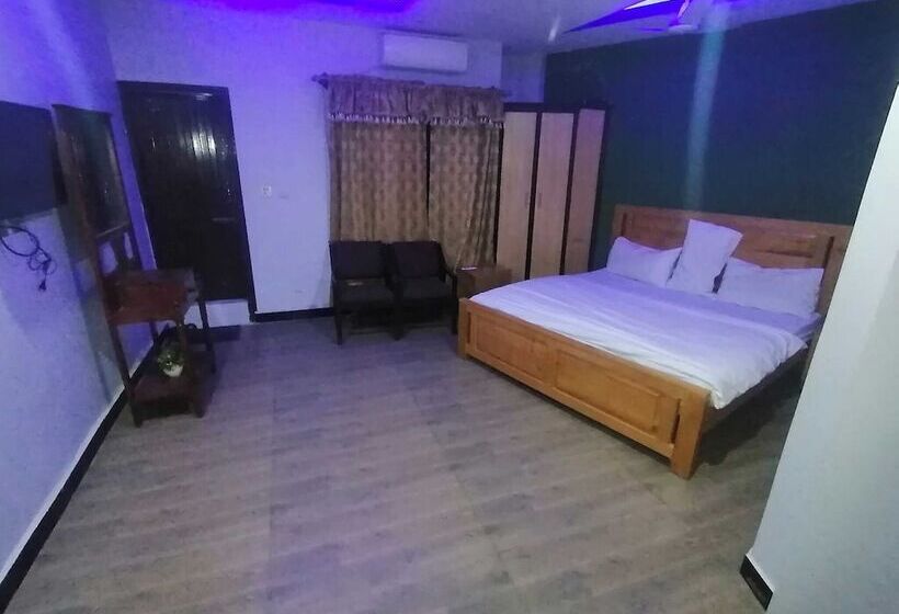 Green Valley Hotel & Restaurent