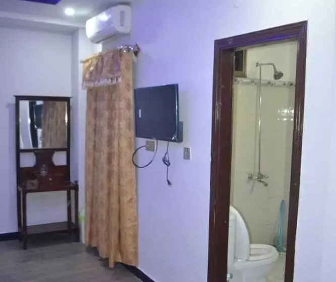 Green Valley Hotel & Restaurent