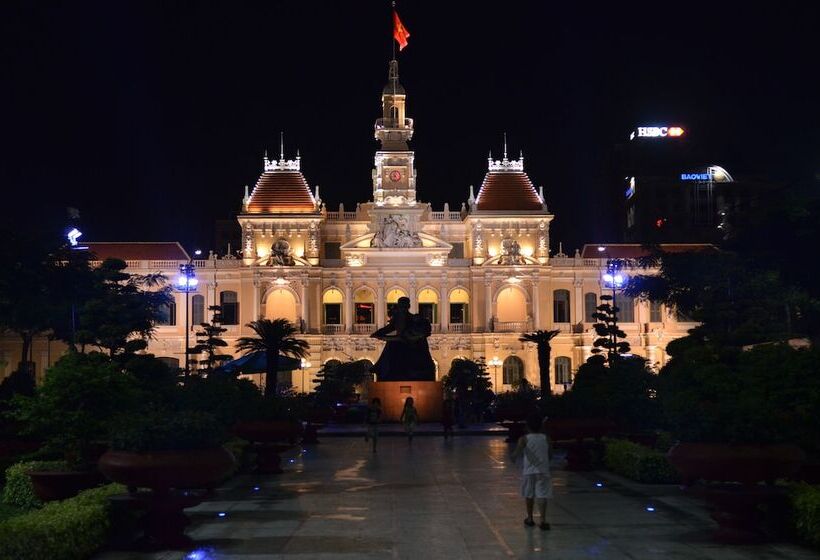 هتل Reddoorz @ Dang Thi Nhu Street