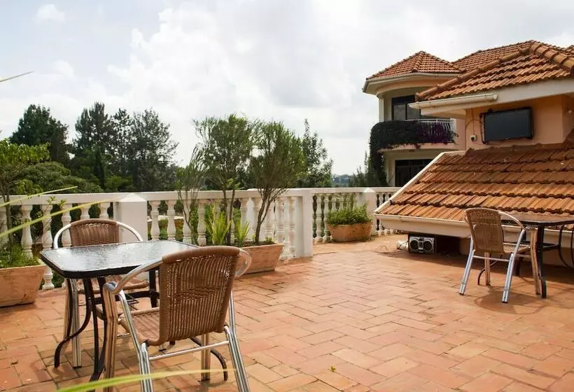 مسافرخانه Spannet Suites