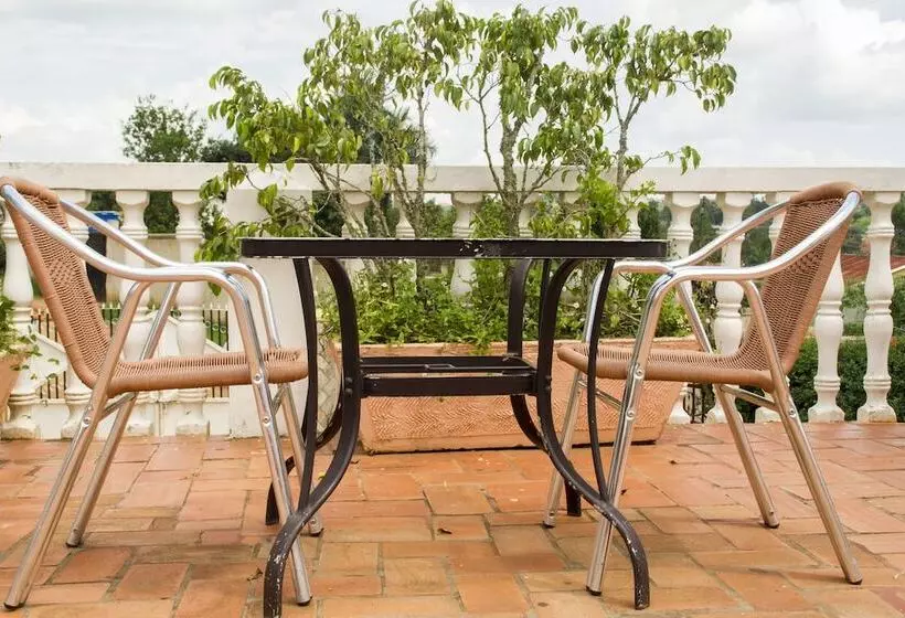 مسافرخانه Spannet Suites