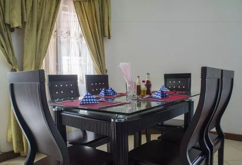 مسافرخانه Spannet Suites
