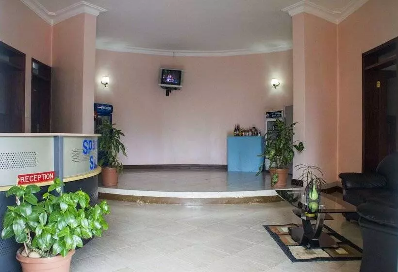 مسافرخانه Spannet Suites