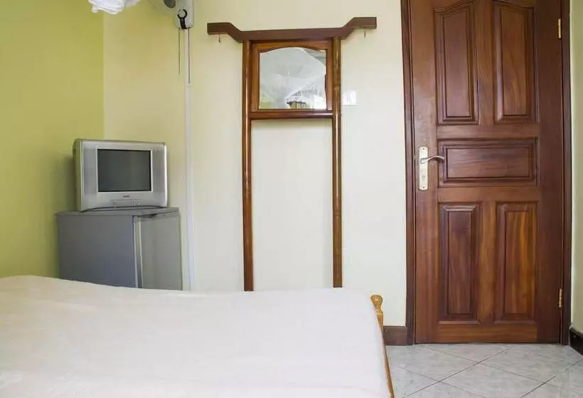 مسافرخانه Spannet Suites