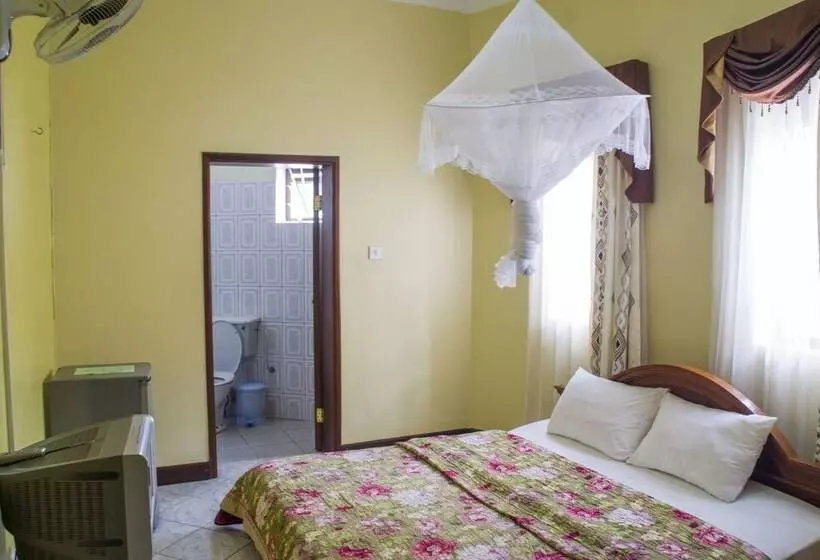 مسافرخانه Spannet Suites