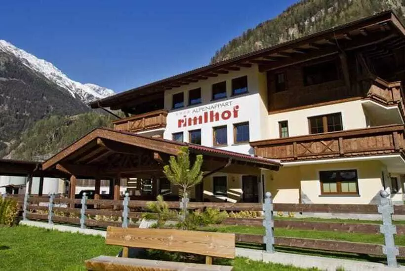 Hotelli A Casa Rimlhof