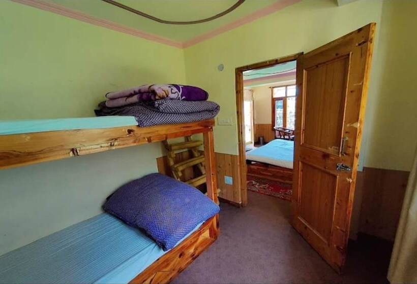 Отель Antriksh Cottage Manali