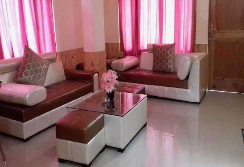 Отель Antriksh Cottage Manali