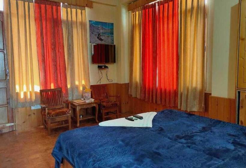 Отель Antriksh Cottage Manali