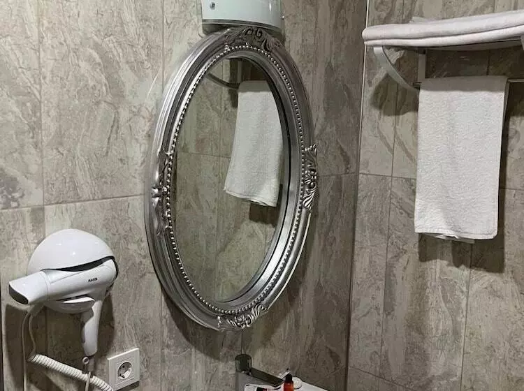 ホテル Atlihan Plus