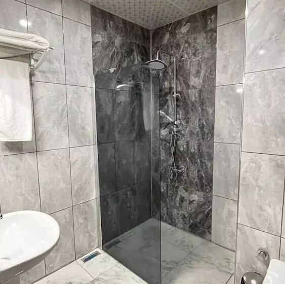 ホテル Atlihan Plus