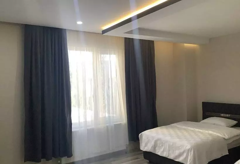 ホテル Atlihan Plus