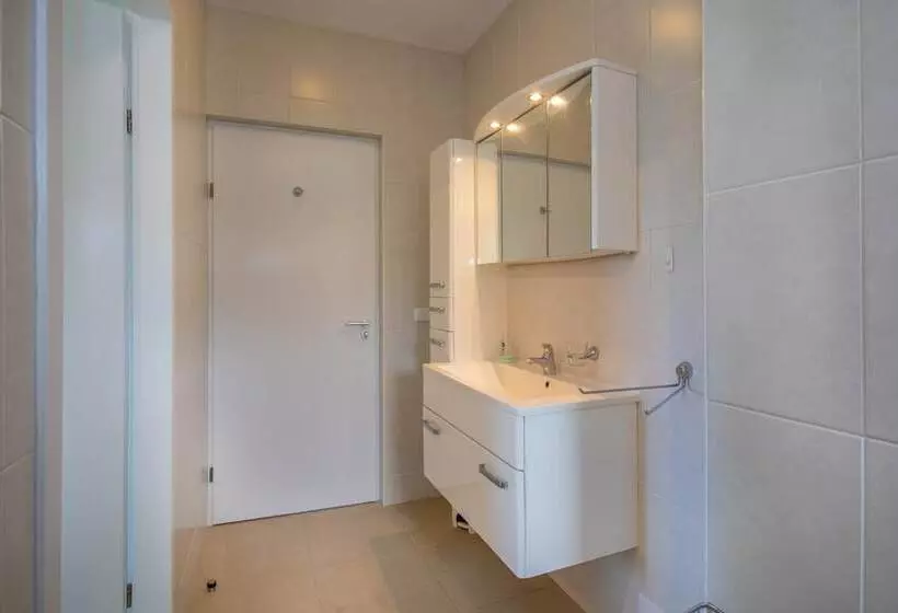 هتل Blue Bay Beach Apartments