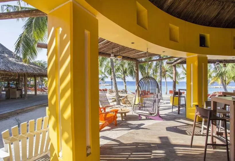 هتل Blue Bay Beach Apartments