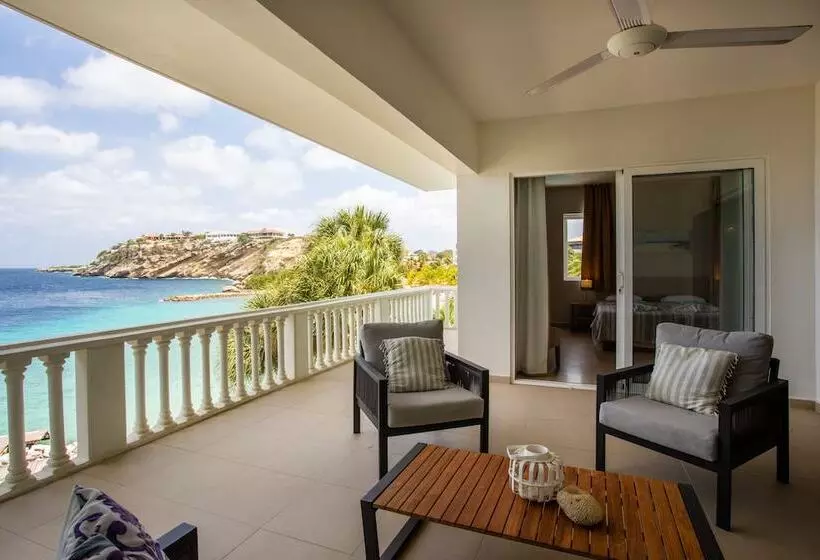 هتل Blue Bay Beach Apartments