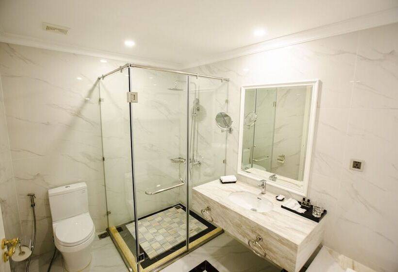 هتل Khách Sạn Minh Phú Diamond Palace