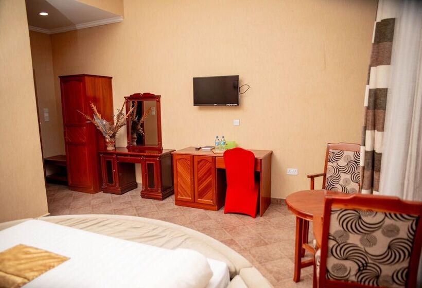 Отель Lush Garden