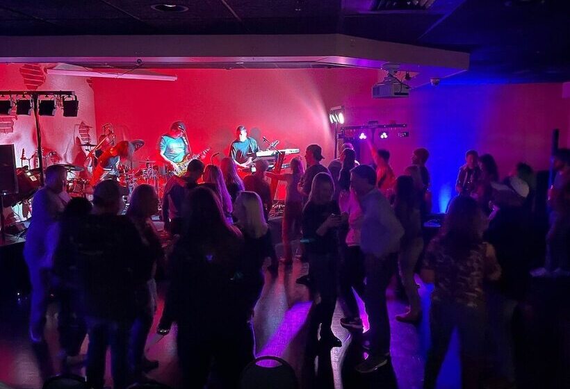 هتل Mclure Inn And Suites