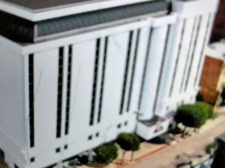 هتل Mclure Inn And Suites