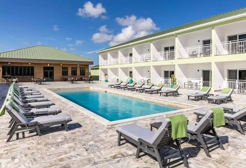 هتل Ocean Breeze Resort