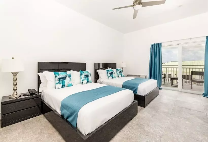 هتل Ocean Breeze Resort