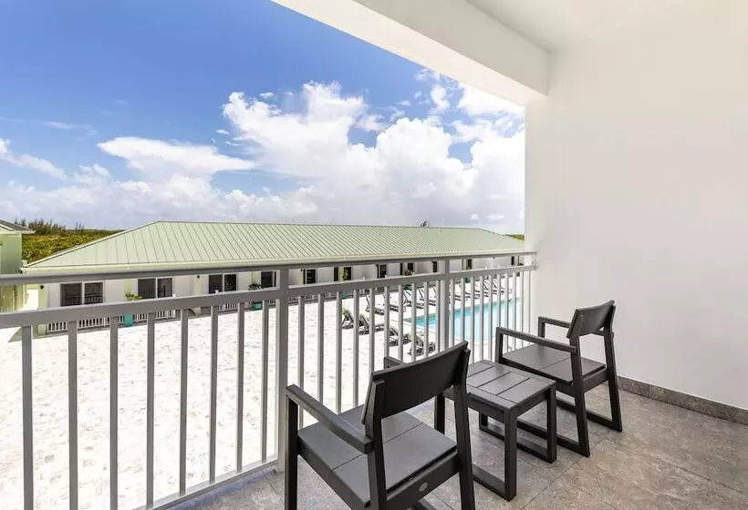 هتل Ocean Breeze Resort