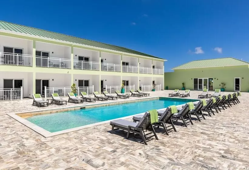 هتل Ocean Breeze Resort