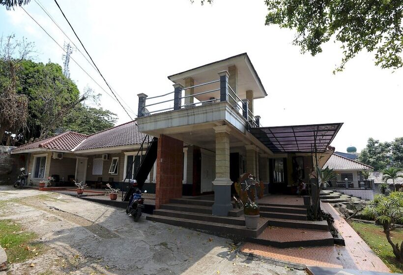 Otel Oyo 93159 Resort Cinta Kasih