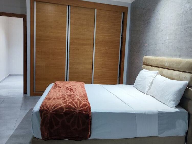 Les Belles Residences F