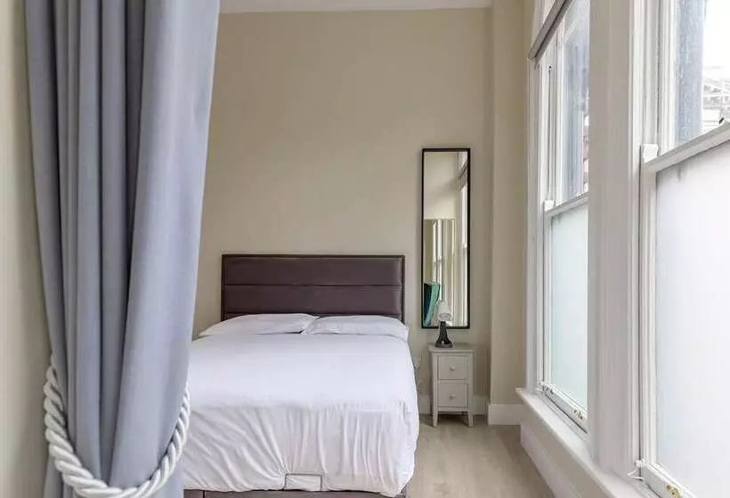 هتل Dublin Castle Suites