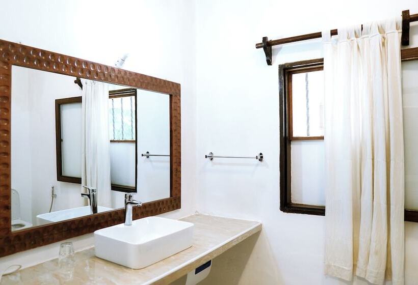 هتل Met Beach Resort