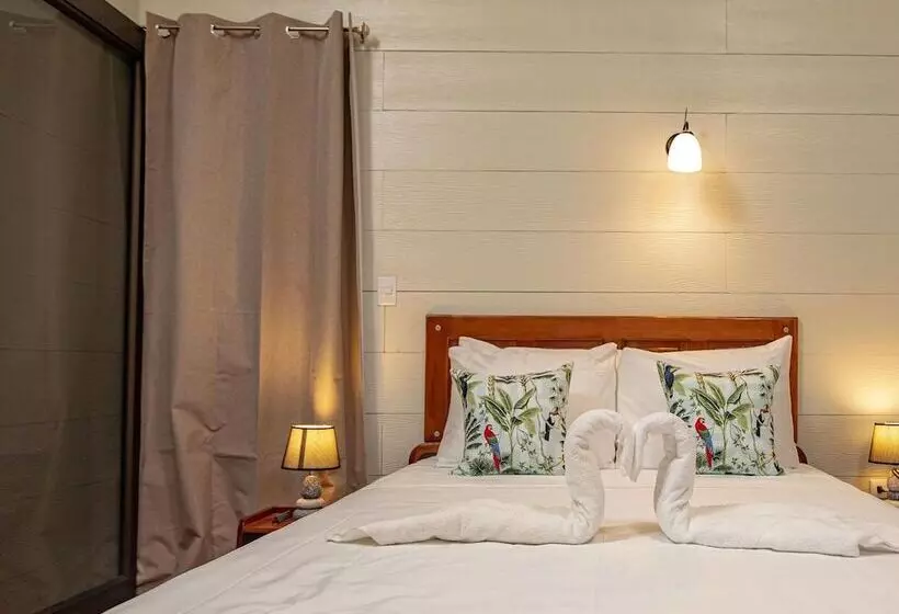 هتل Riverside Bungalows