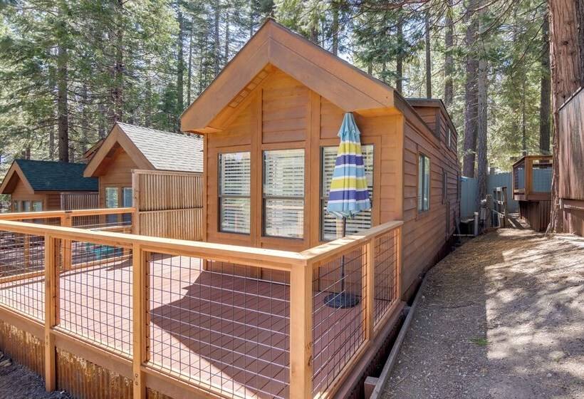 Peaceful Lake Almanor Cabin: Fish, Hunt + Hike!