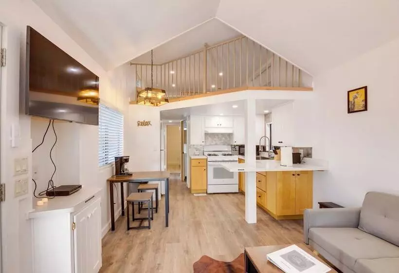 Peaceful Lake Almanor Cabin: Fish, Hunt + Hike!