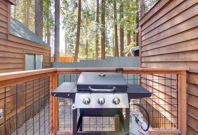 Peaceful Lake Almanor Cabin: Fish, Hunt + Hike!