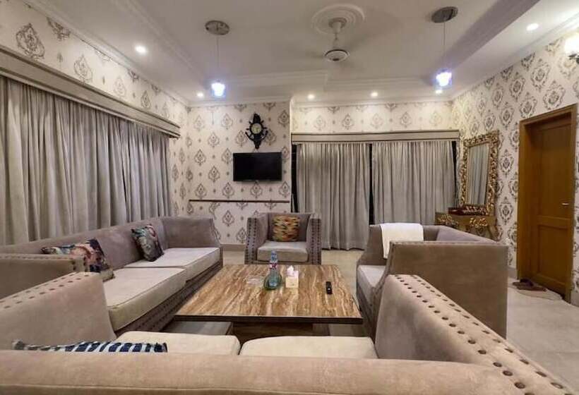 پانسیون Secure Inn Guest House Bahria Town