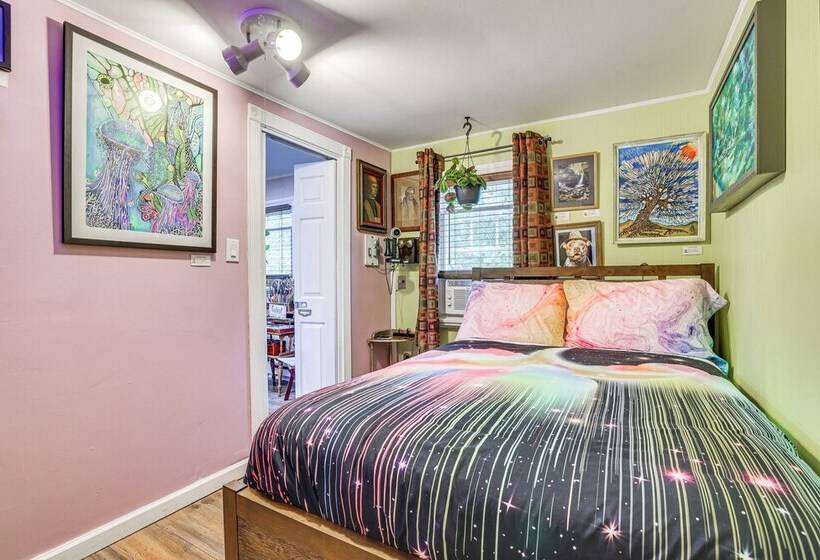 Artsy Cottage In Scotrun W/ Studio Space & Hot Tub