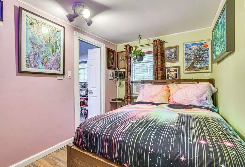 Artsy Cottage In Scotrun W/ Studio Space & Hot Tub