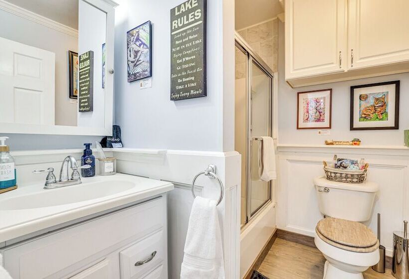 Artsy Cottage In Scotrun W/ Studio Space & Hot Tub