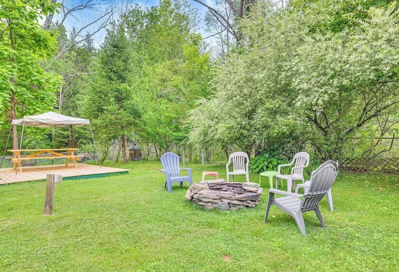 Artsy Cottage In Scotrun W/ Studio Space & Hot Tub