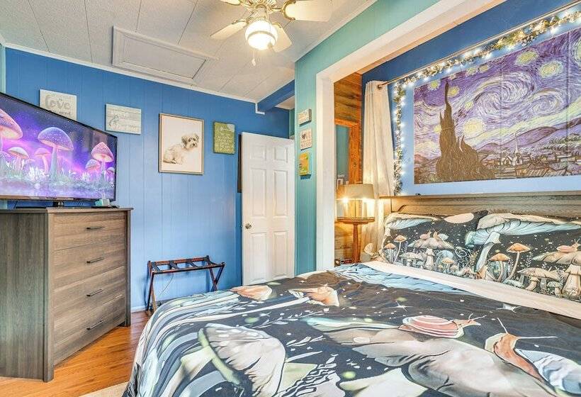 Artsy Cottage In Scotrun W/ Studio Space & Hot Tub