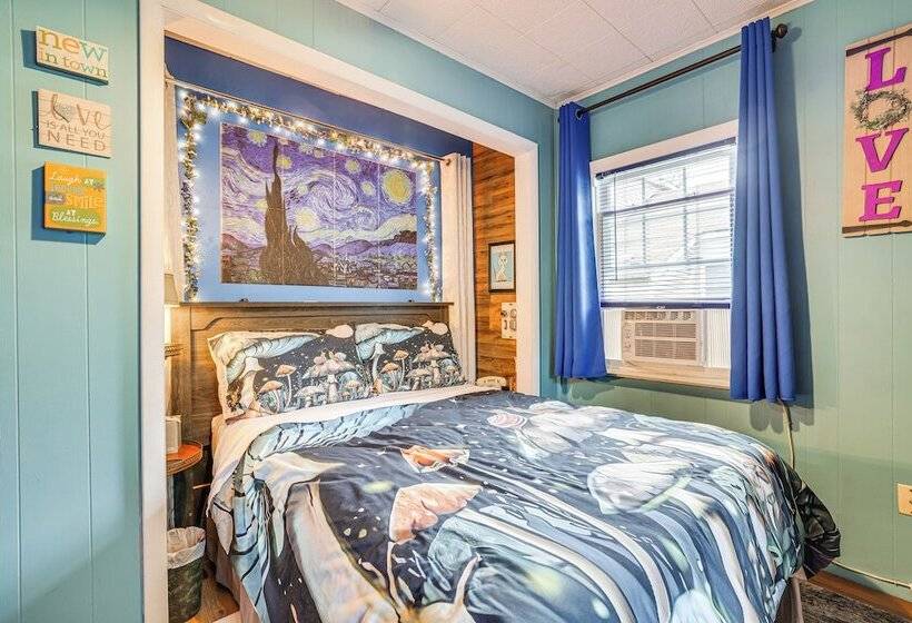 Artsy Cottage In Scotrun W/ Studio Space & Hot Tub