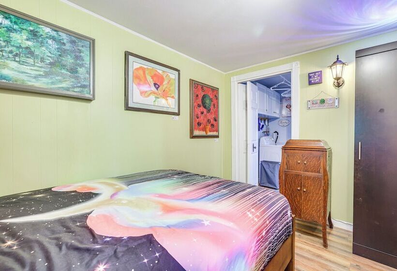 Artsy Cottage In Scotrun W/ Studio Space & Hot Tub